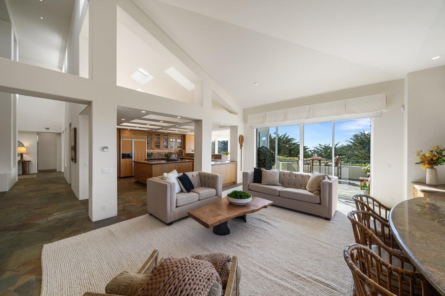 Detail Gallery Image 18 of 48 For 17 Ashdown Pl, Half Moon Bay,  CA 94019 - 4 Beds | 3/1 Baths