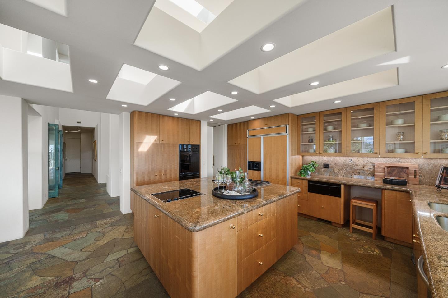 Detail Gallery Image 19 of 48 For 17 Ashdown Pl, Half Moon Bay,  CA 94019 - 4 Beds | 3/1 Baths