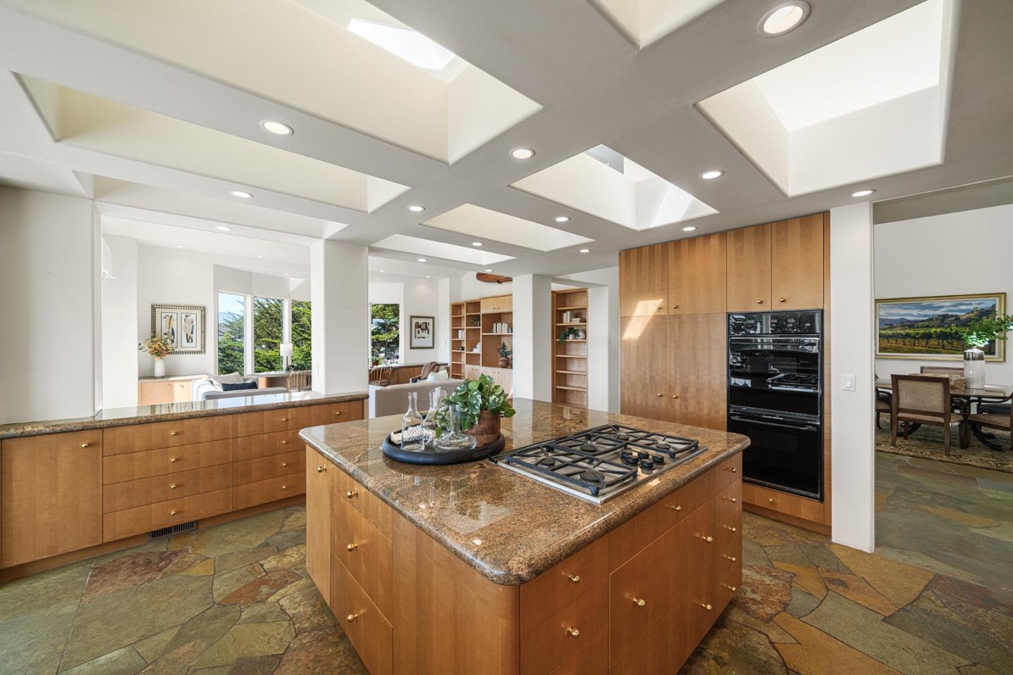 Detail Gallery Image 20 of 48 For 17 Ashdown Pl, Half Moon Bay,  CA 94019 - 4 Beds | 3/1 Baths