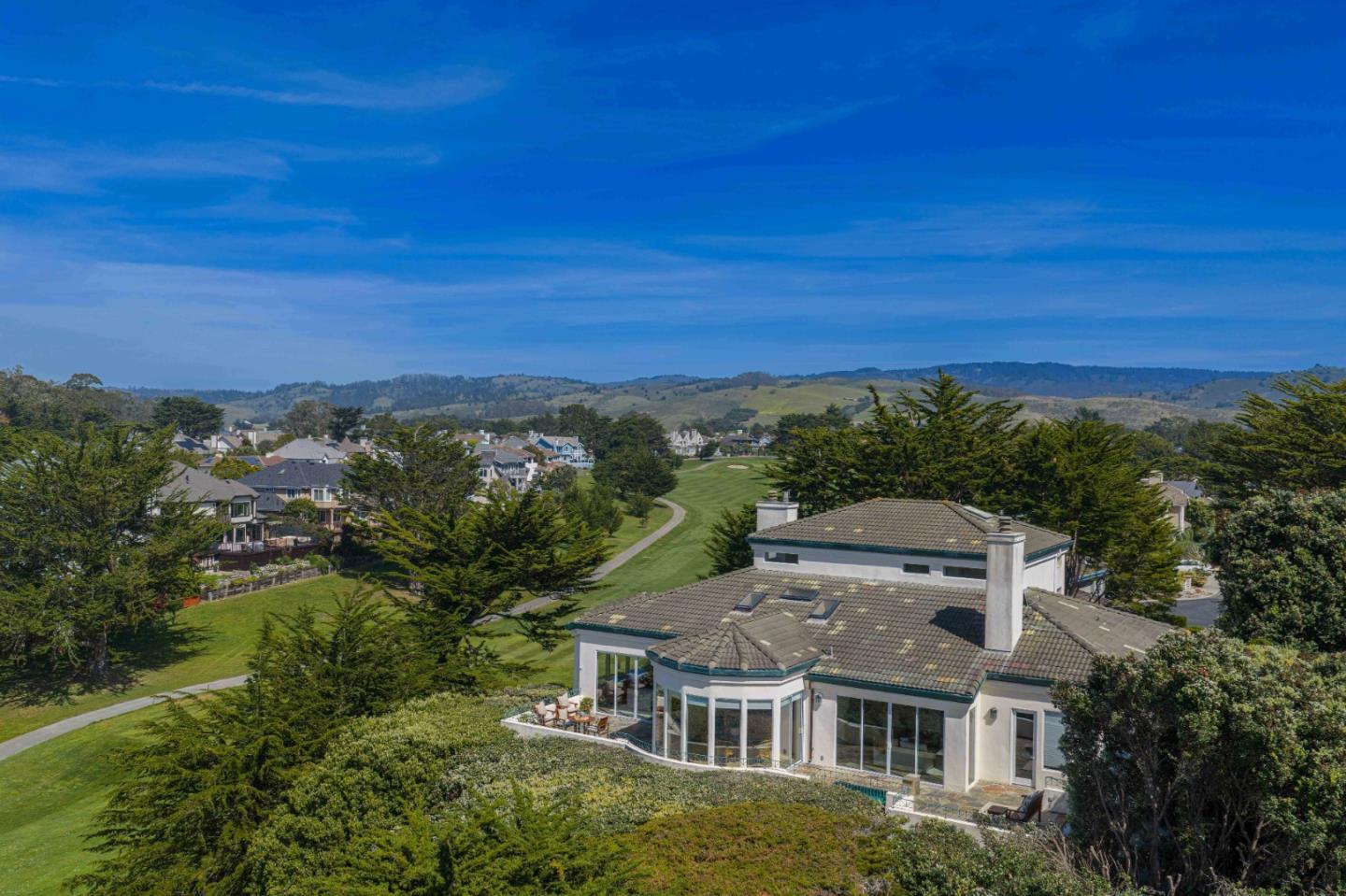 Detail Gallery Image 34 of 48 For 17 Ashdown Pl, Half Moon Bay,  CA 94019 - 4 Beds | 3/1 Baths