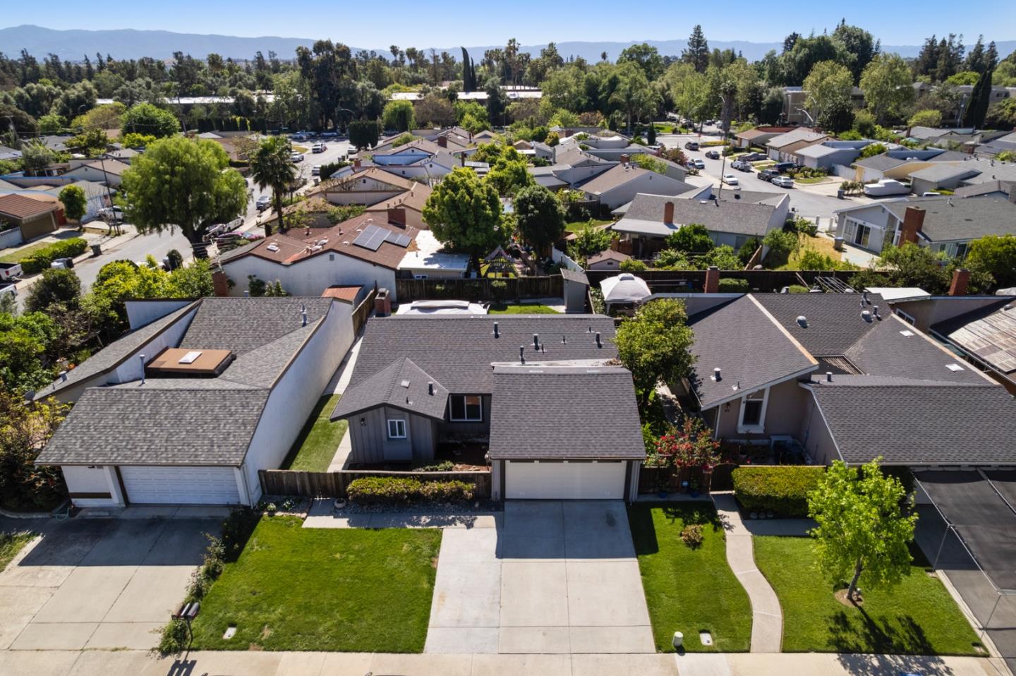 Detail Gallery Image 3 of 9 For 1207 Spokane Dr, San Jose,  CA 95122 - 3 Beds | 2 Baths