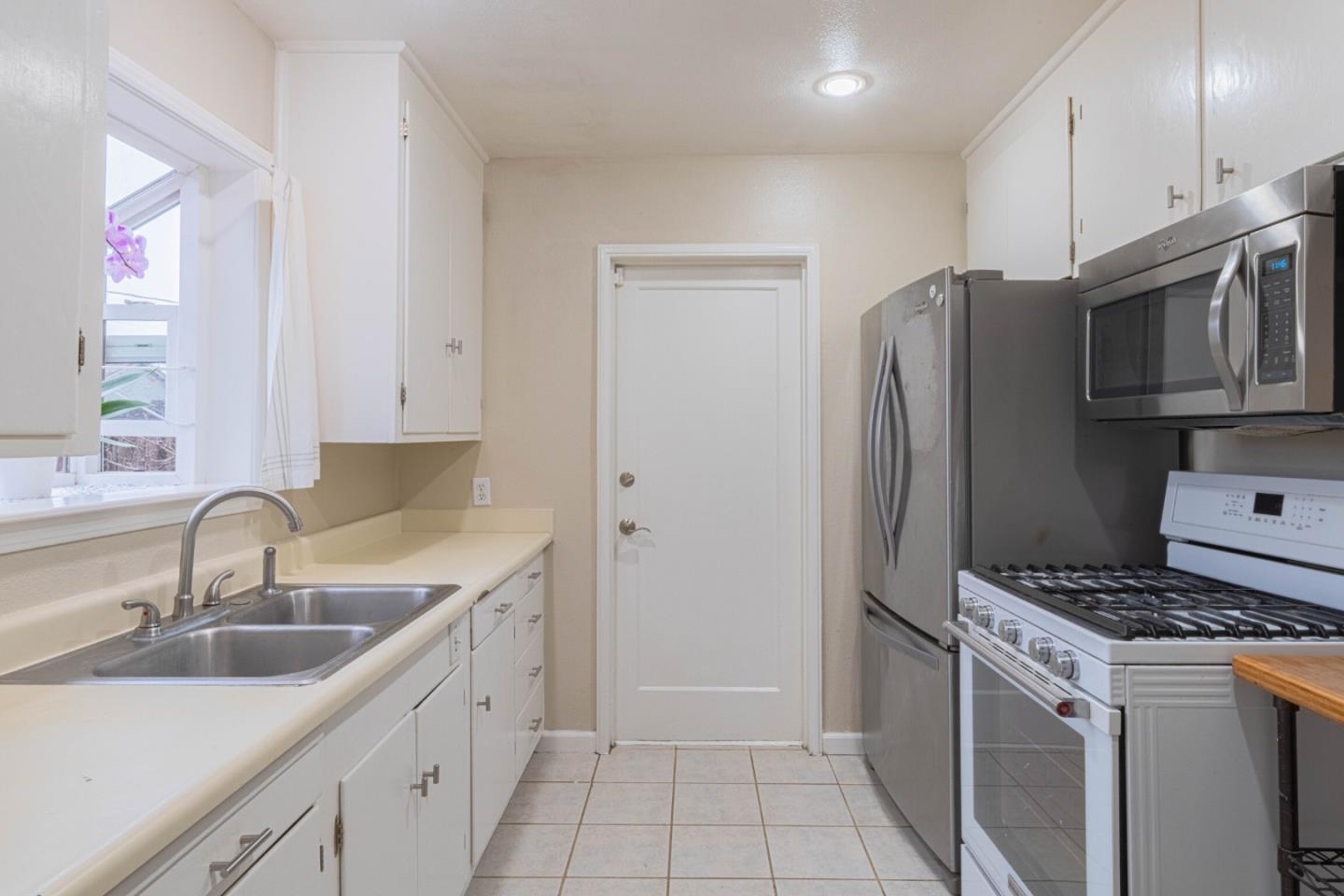 Detail Gallery Image 17 of 33 For Reata St, Salinas,  CA 93906 - 2 Beds | 1 Baths