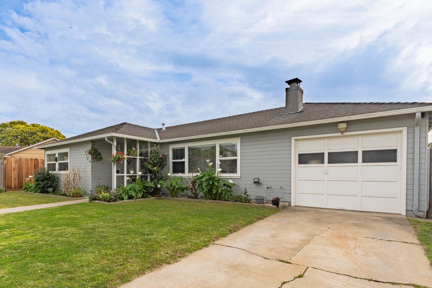 Detail Gallery Image 4 of 33 For Reata St, Salinas,  CA 93906 - 2 Beds | 1 Baths