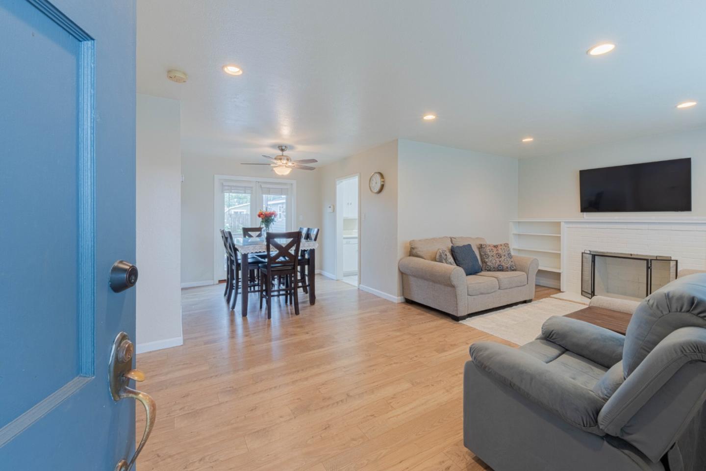 Detail Gallery Image 6 of 33 For Reata St, Salinas,  CA 93906 - 2 Beds | 1 Baths