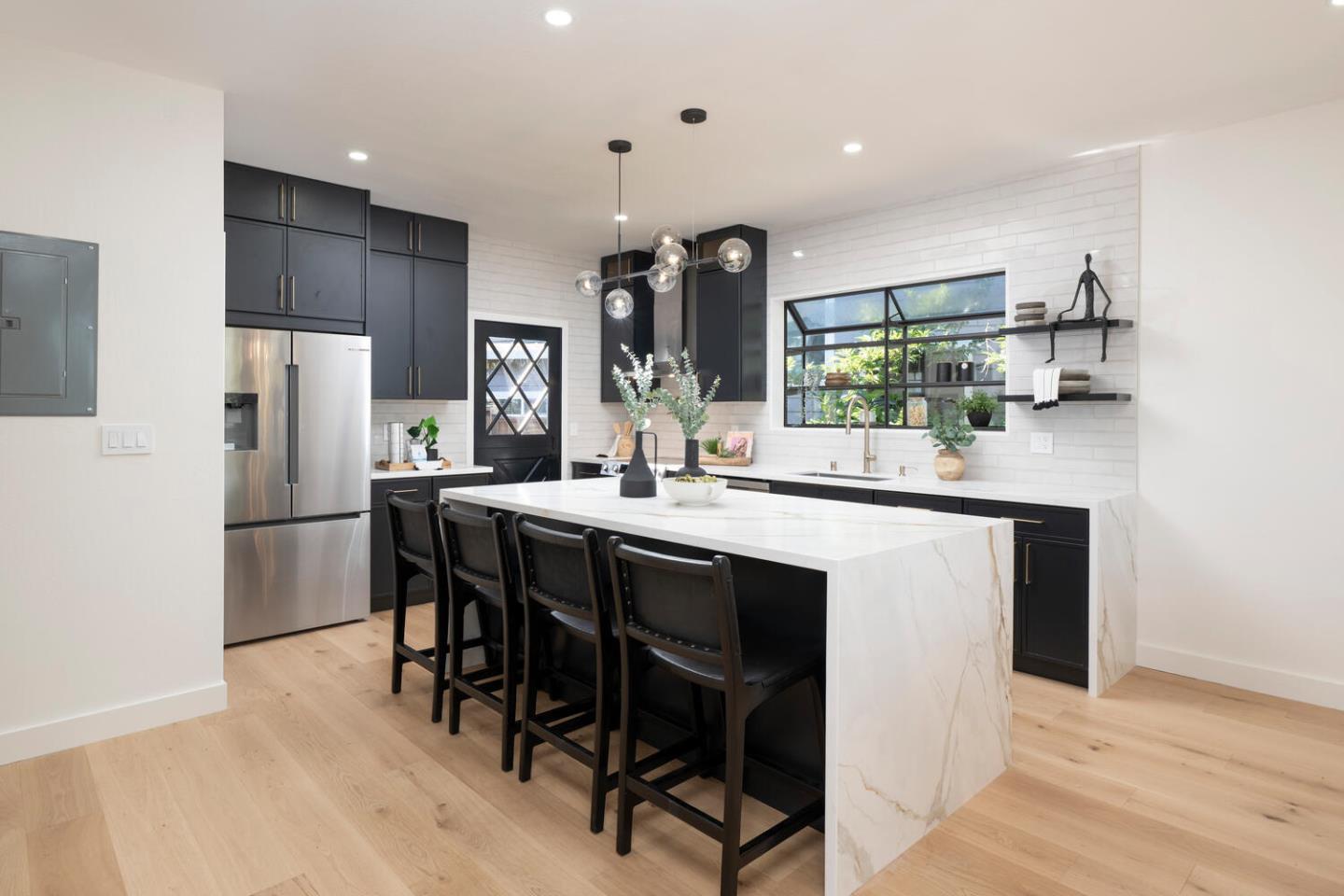 Detail Gallery Image 11 of 30 For 2612 Lincoln Ave, Belmont,  CA 94002 - 3 Beds | 2 Baths