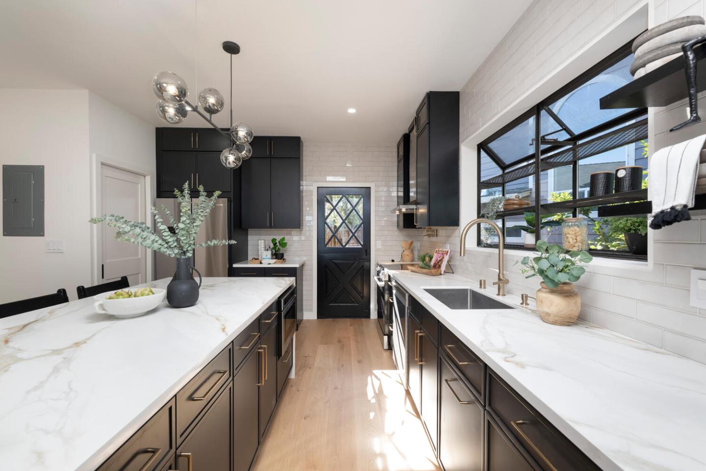 Detail Gallery Image 12 of 30 For 2612 Lincoln Ave, Belmont,  CA 94002 - 3 Beds | 2 Baths