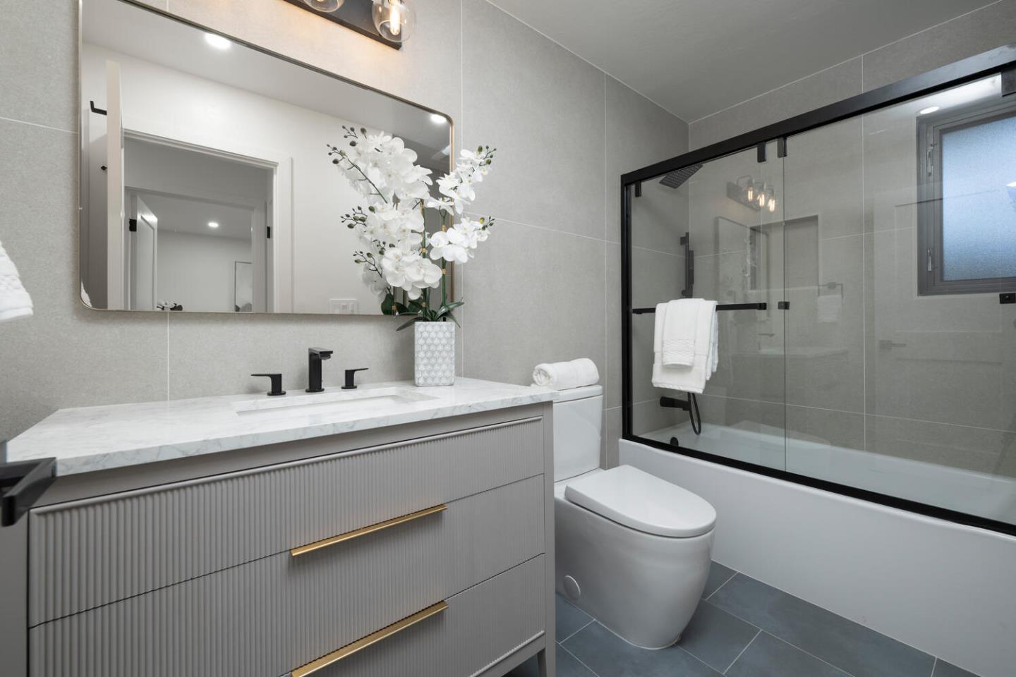 Detail Gallery Image 22 of 30 For 2612 Lincoln Ave, Belmont,  CA 94002 - 3 Beds | 2 Baths