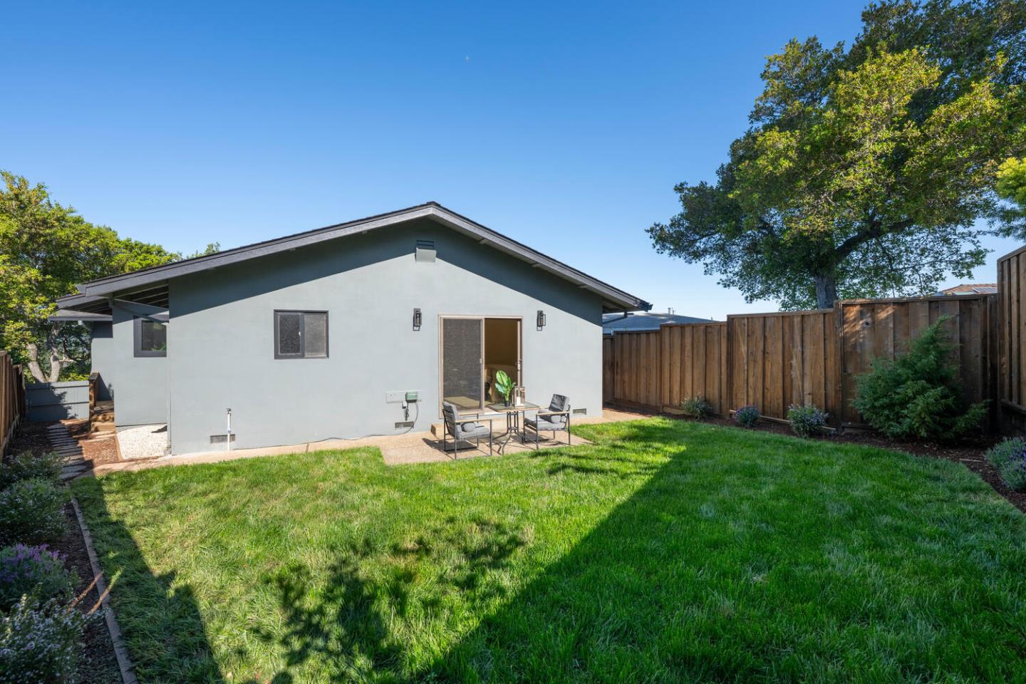 Detail Gallery Image 26 of 30 For 2612 Lincoln Ave, Belmont,  CA 94002 - 3 Beds | 2 Baths