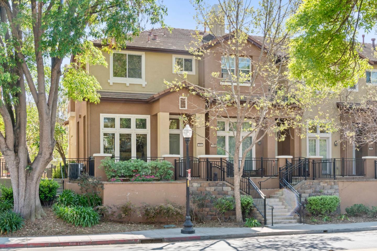 Detail Gallery Image 3 of 47 For 414 Tasman Dr, Sunnyvale,  CA 94089 - 3 Beds | 2/1 Baths