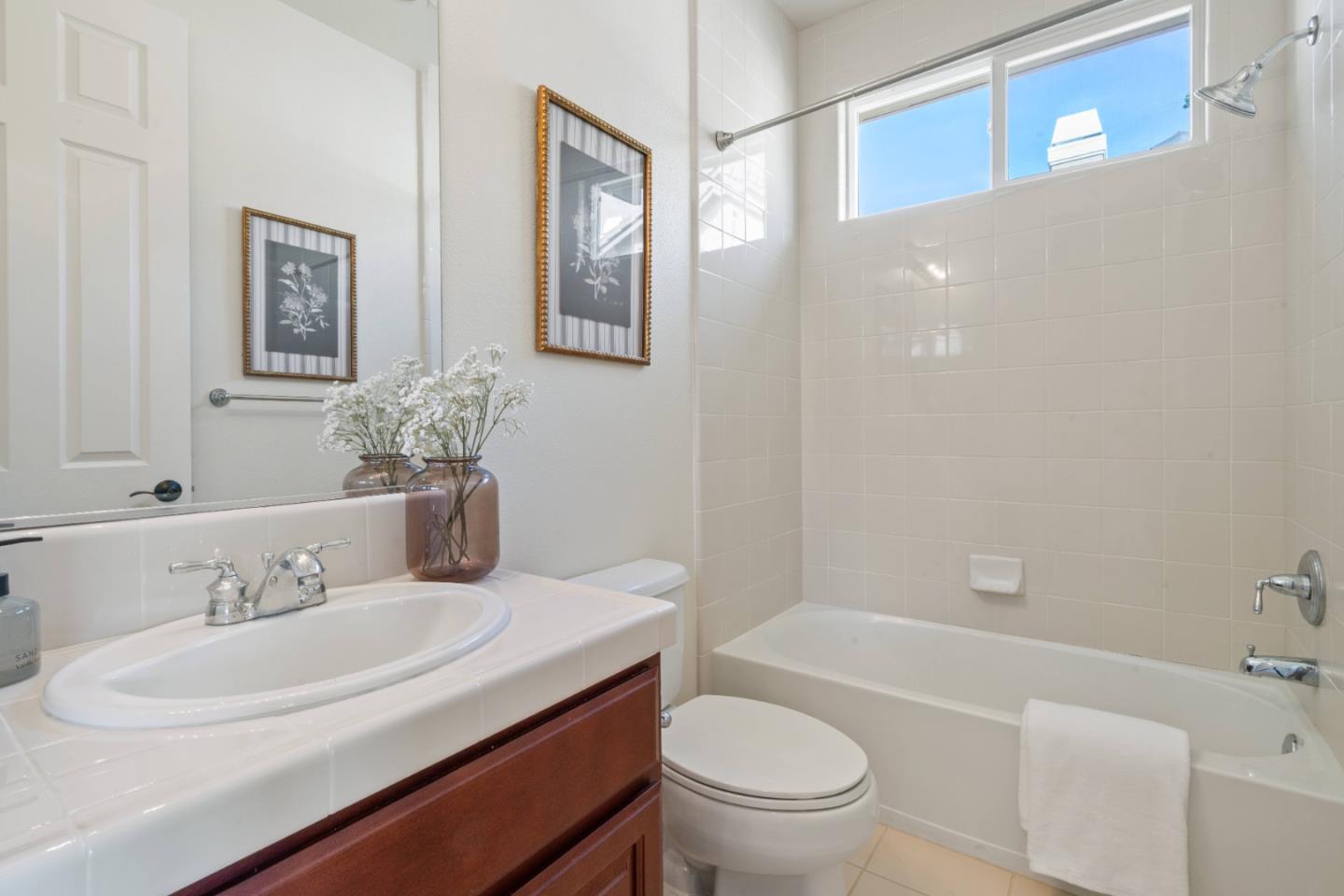 Detail Gallery Image 32 of 47 For 414 Tasman Dr, Sunnyvale,  CA 94089 - 3 Beds | 2/1 Baths