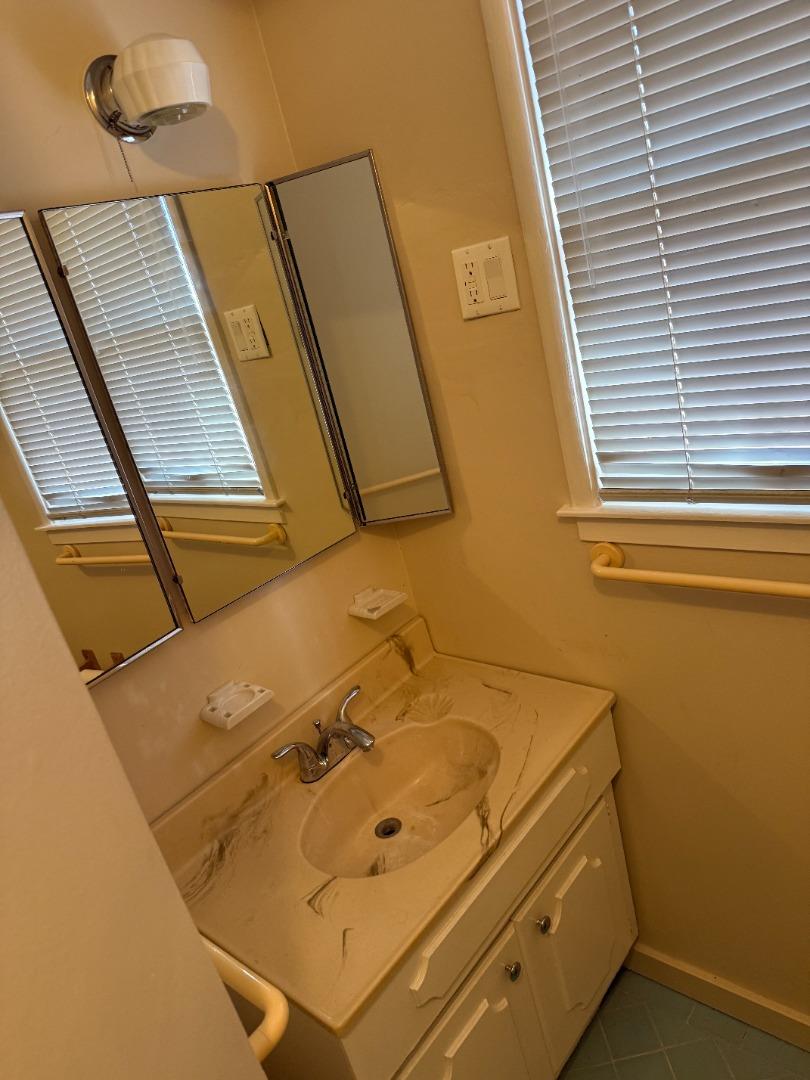 Detail Gallery Image 10 of 13 For 2122 Williams St #2122,  Palo Alto,  CA 94306 - 0 Beds | 1 Baths