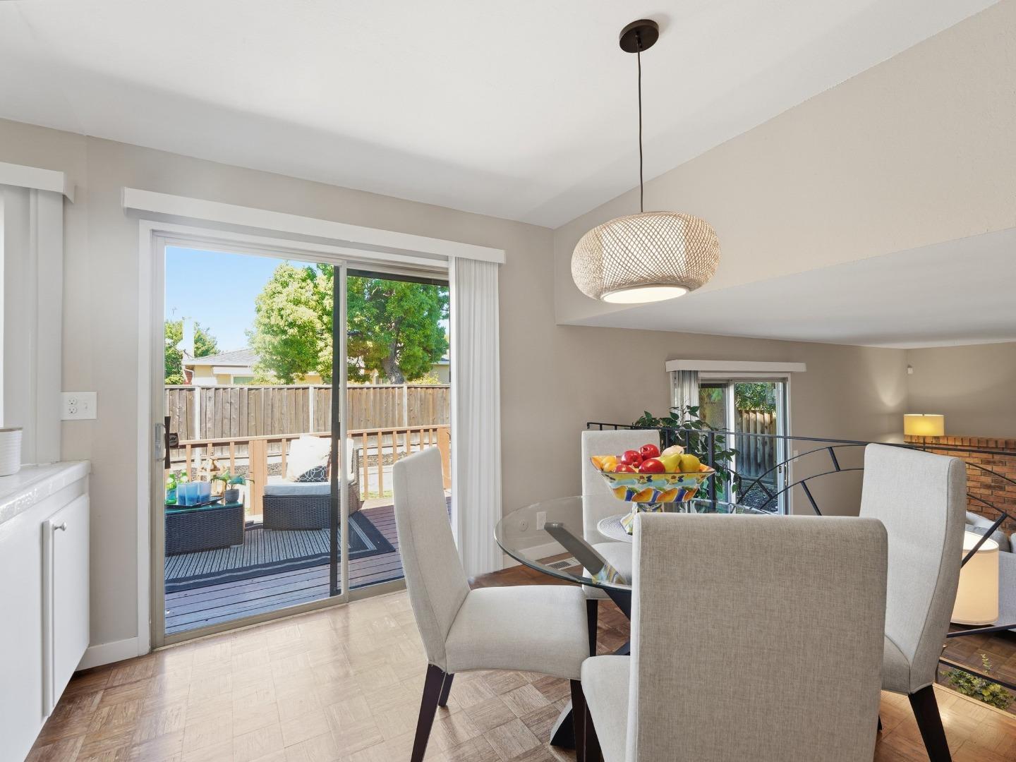 Detail Gallery Image 11 of 33 For 5191 Devon Park Ct, San Jose,  CA 95136 - 4 Beds | 2/1 Baths