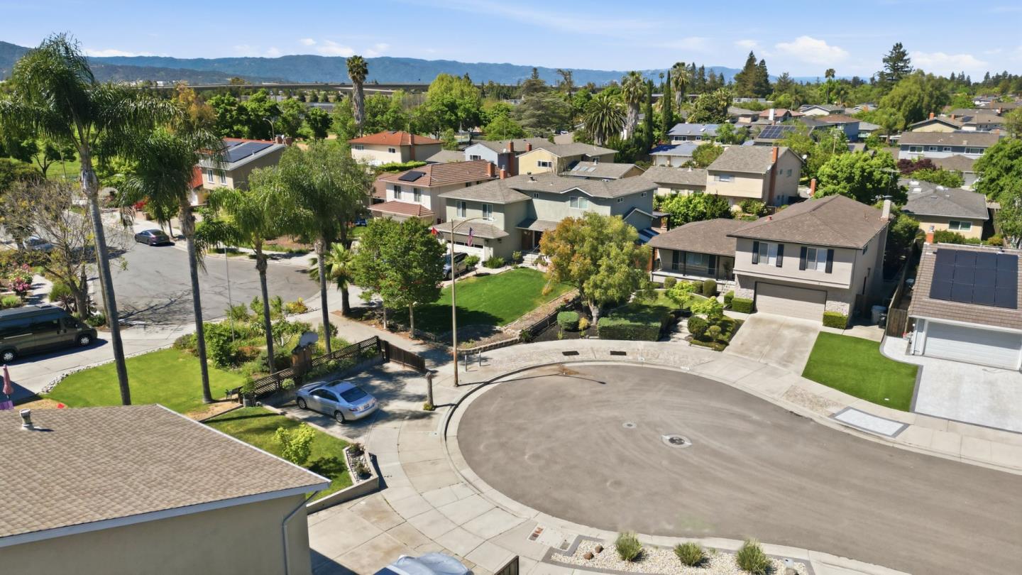 Detail Gallery Image 3 of 33 For 5191 Devon Park Ct, San Jose,  CA 95136 - 4 Beds | 2/1 Baths