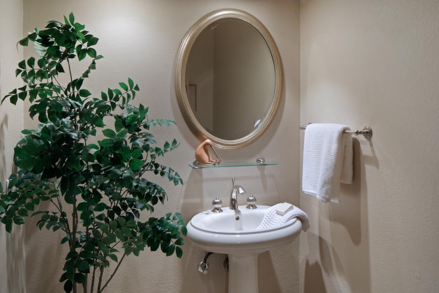 Detail Gallery Image 12 of 16 For 121 Rio Vista, Los Gatos,  CA 95032 - 3 Beds | 2/1 Baths