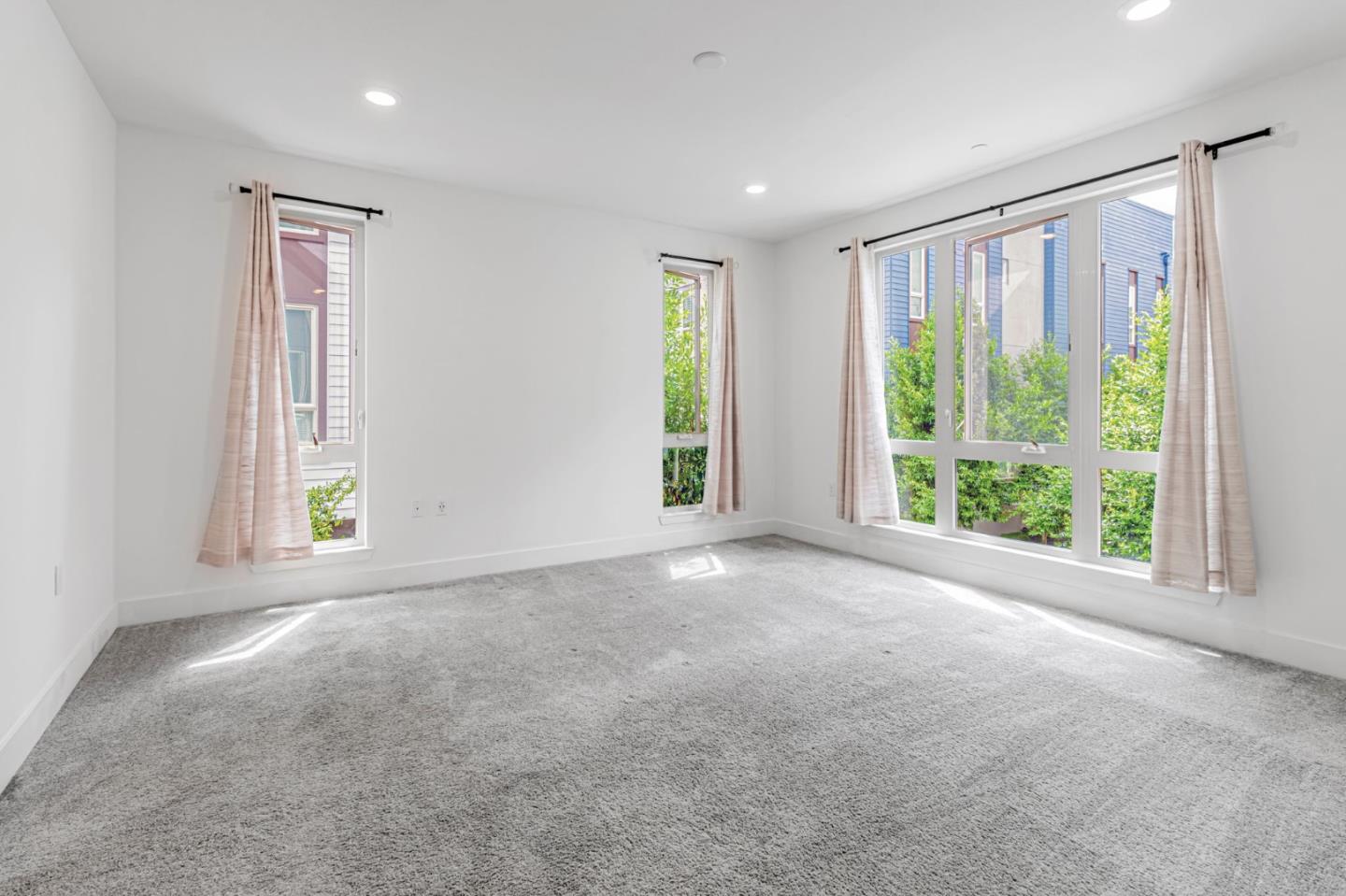 Detail Gallery Image 13 of 28 For 380 Riesling Ave #21,  Milpitas,  CA 95035 - 3 Beds | 2 Baths