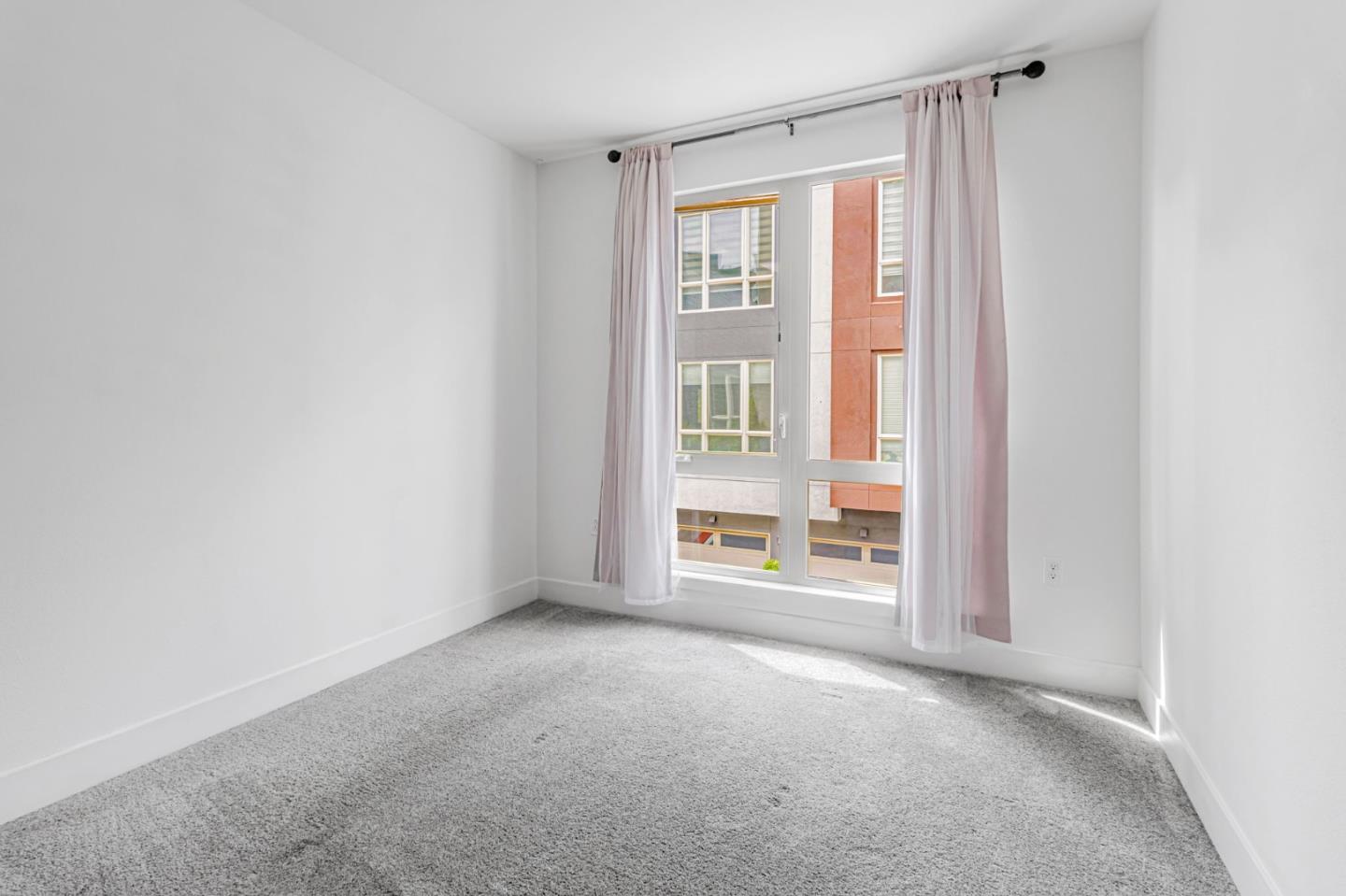 Detail Gallery Image 14 of 28 For 380 Riesling Ave #21,  Milpitas,  CA 95035 - 3 Beds | 2 Baths