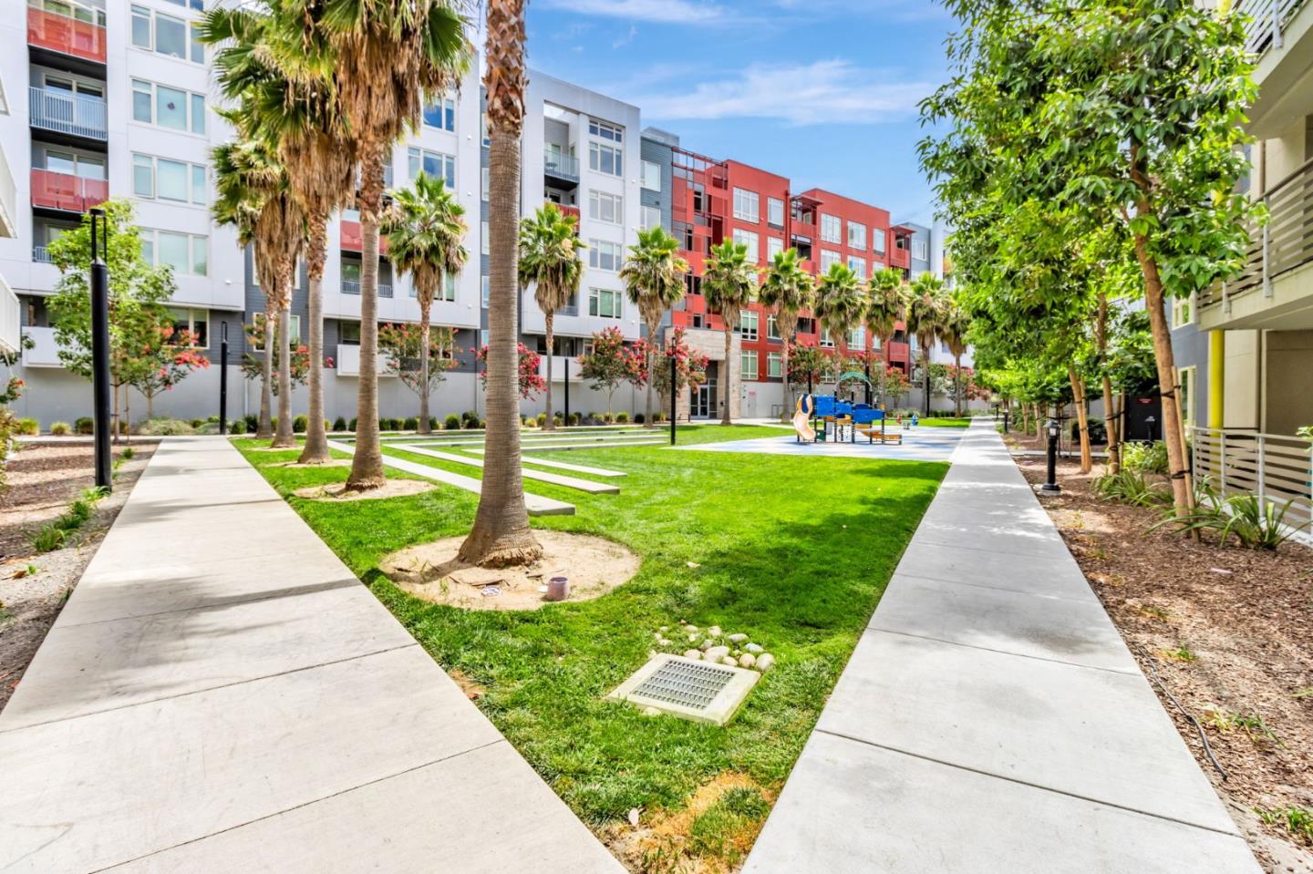 Detail Gallery Image 3 of 28 For 380 Riesling Ave #21,  Milpitas,  CA 95035 - 3 Beds | 2 Baths