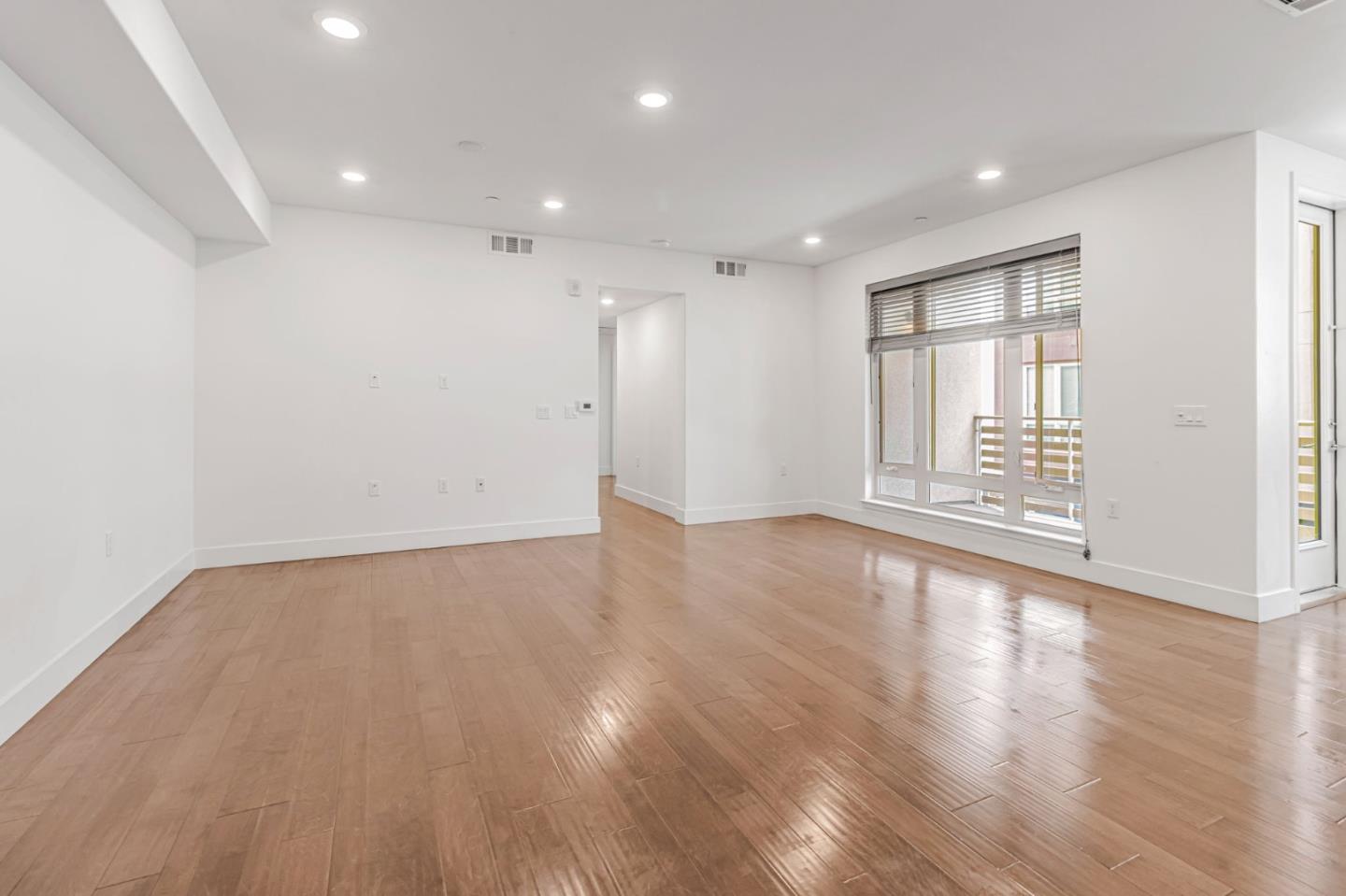 Detail Gallery Image 7 of 28 For 380 Riesling Ave #21,  Milpitas,  CA 95035 - 3 Beds | 2 Baths