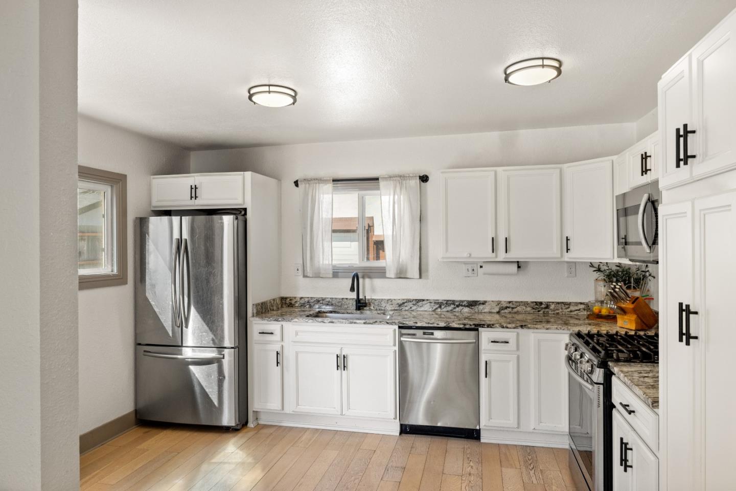 Detail Gallery Image 10 of 41 For 62 Buena Vista St, Salinas,  CA 93901 - 2 Beds | 1 Baths