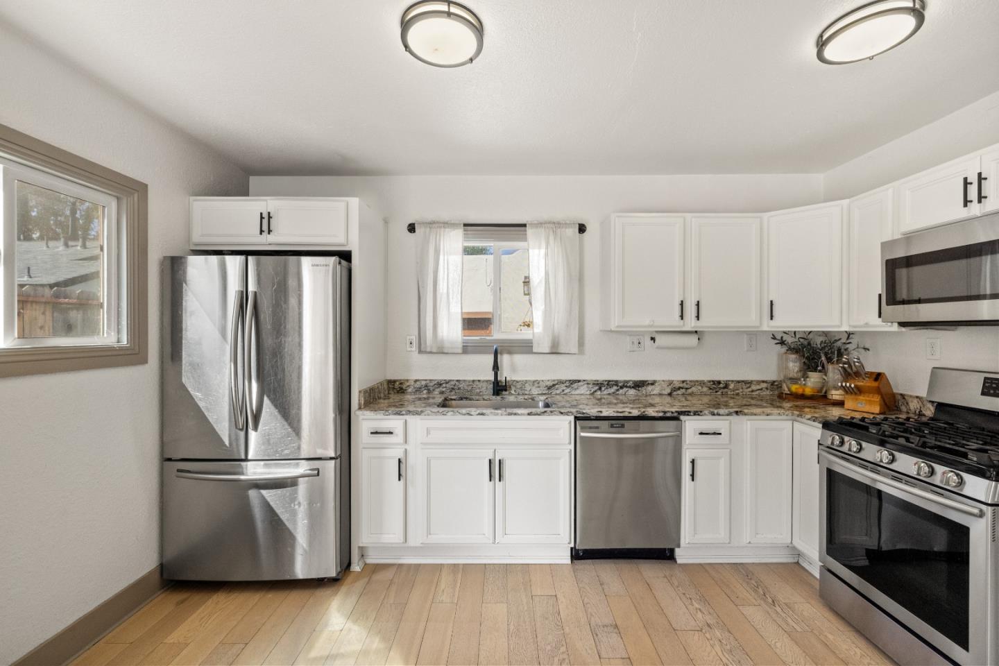 Detail Gallery Image 11 of 41 For 62 Buena Vista St, Salinas,  CA 93901 - 2 Beds | 1 Baths