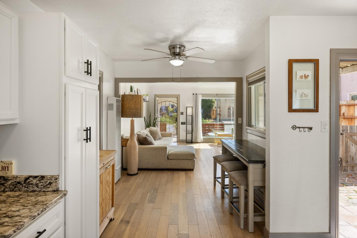 Detail Gallery Image 15 of 41 For 62 Buena Vista St, Salinas,  CA 93901 - 2 Beds | 1 Baths