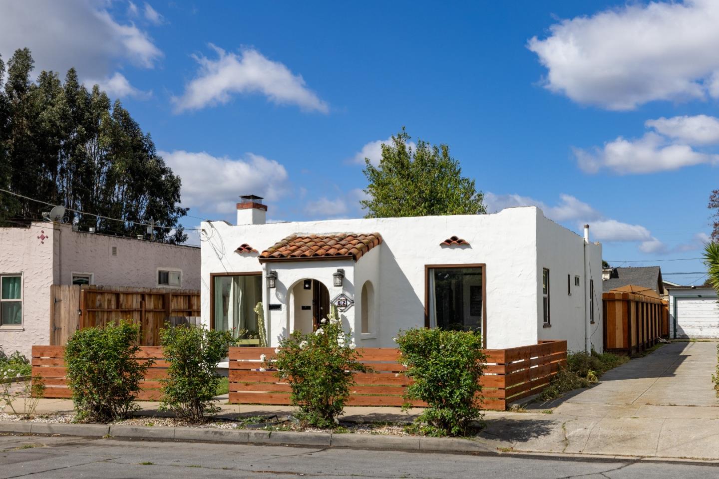 Detail Gallery Image 3 of 41 For 62 Buena Vista St, Salinas,  CA 93901 - 2 Beds | 1 Baths