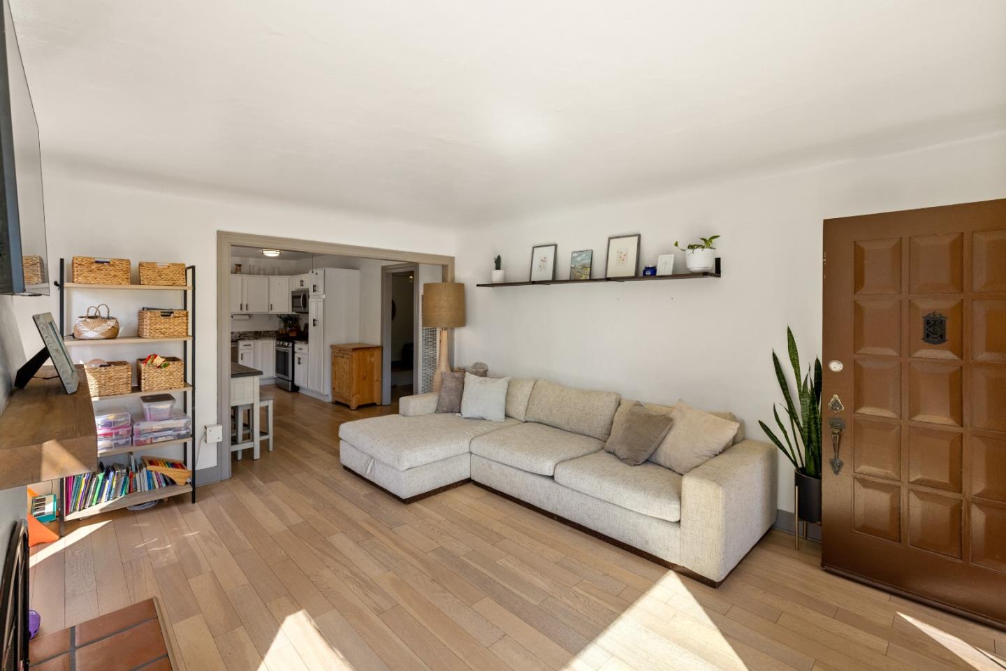 Detail Gallery Image 5 of 41 For 62 Buena Vista St, Salinas,  CA 93901 - 2 Beds | 1 Baths