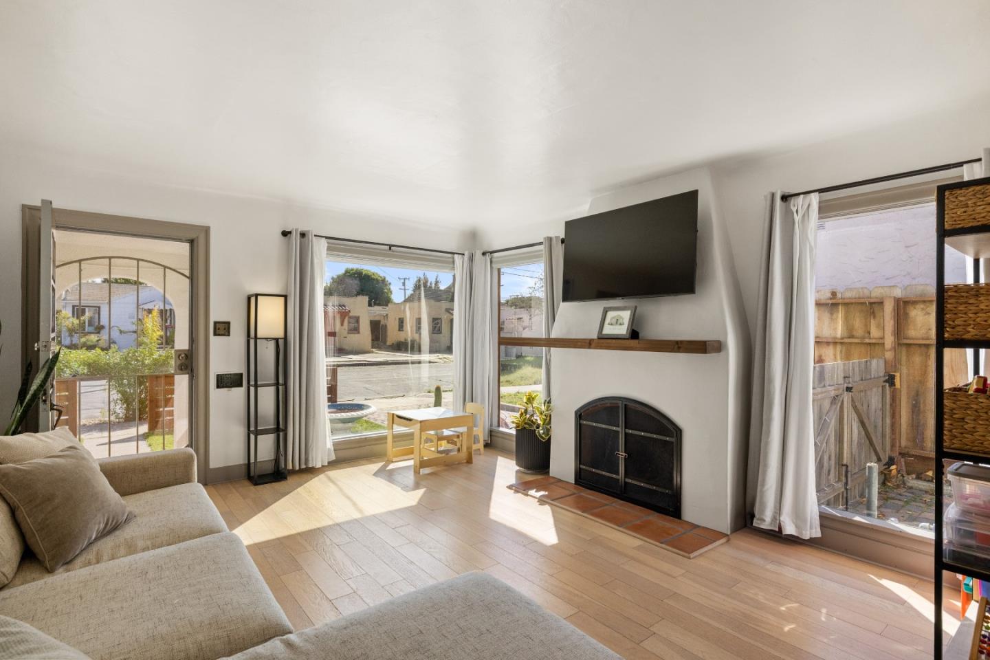 Detail Gallery Image 7 of 41 For 62 Buena Vista St, Salinas,  CA 93901 - 2 Beds | 1 Baths