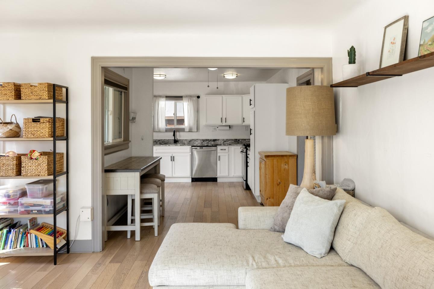 Detail Gallery Image 8 of 41 For 62 Buena Vista St, Salinas,  CA 93901 - 2 Beds | 1 Baths