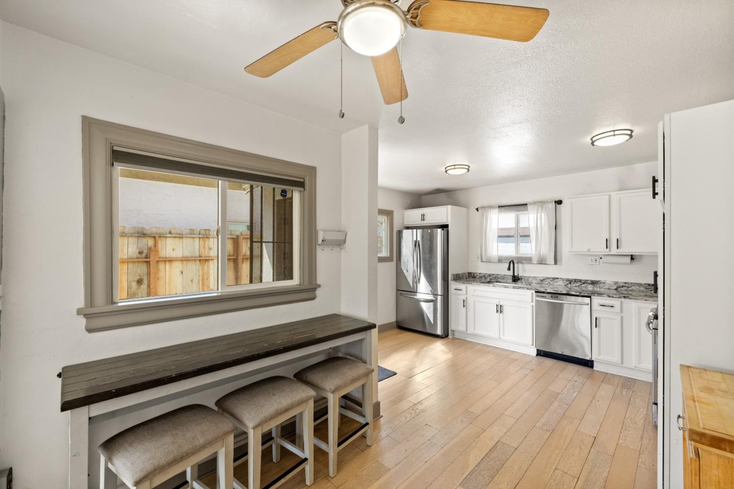 Detail Gallery Image 9 of 41 For 62 Buena Vista St, Salinas,  CA 93901 - 2 Beds | 1 Baths