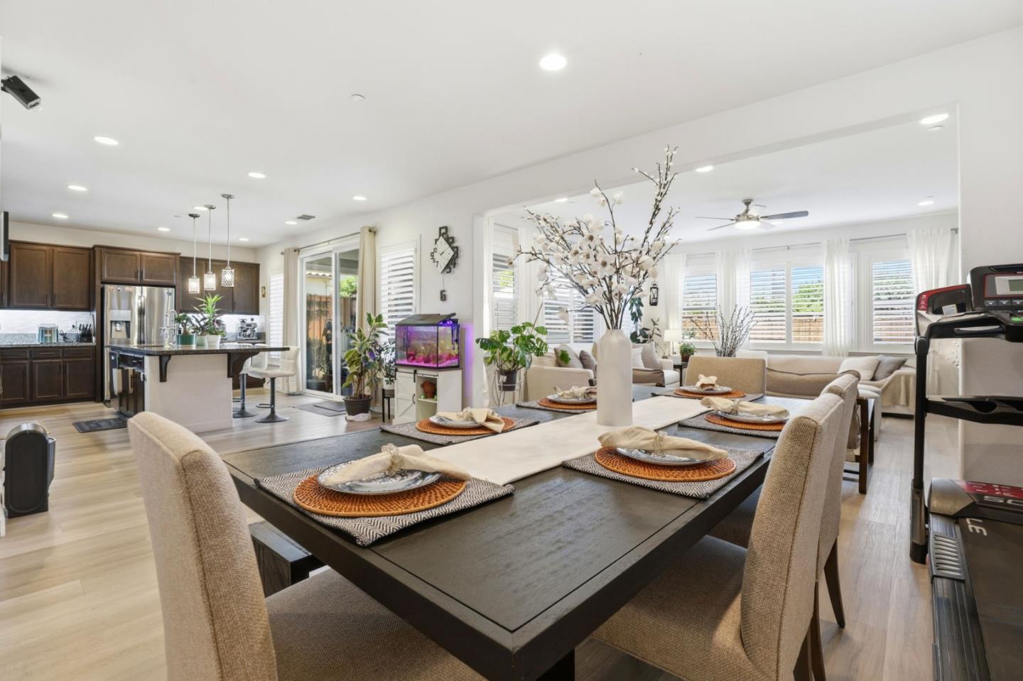 Detail Gallery Image 10 of 41 For 1017 Ruby Way, Gilroy,  CA 95020 - 4 Beds | 3 Baths