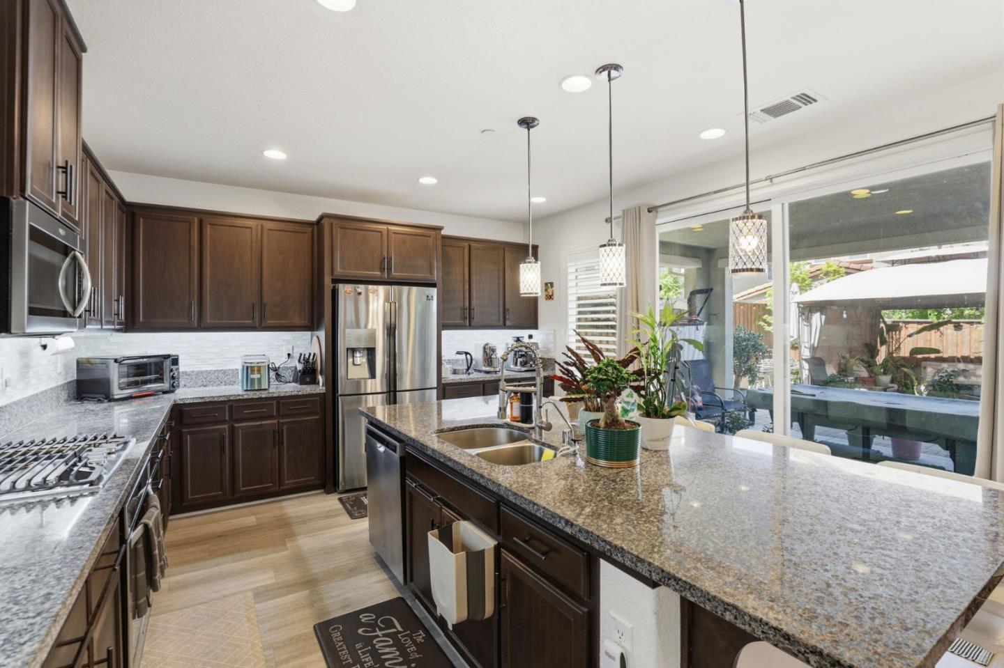 Detail Gallery Image 14 of 41 For 1017 Ruby Way, Gilroy,  CA 95020 - 4 Beds | 3 Baths