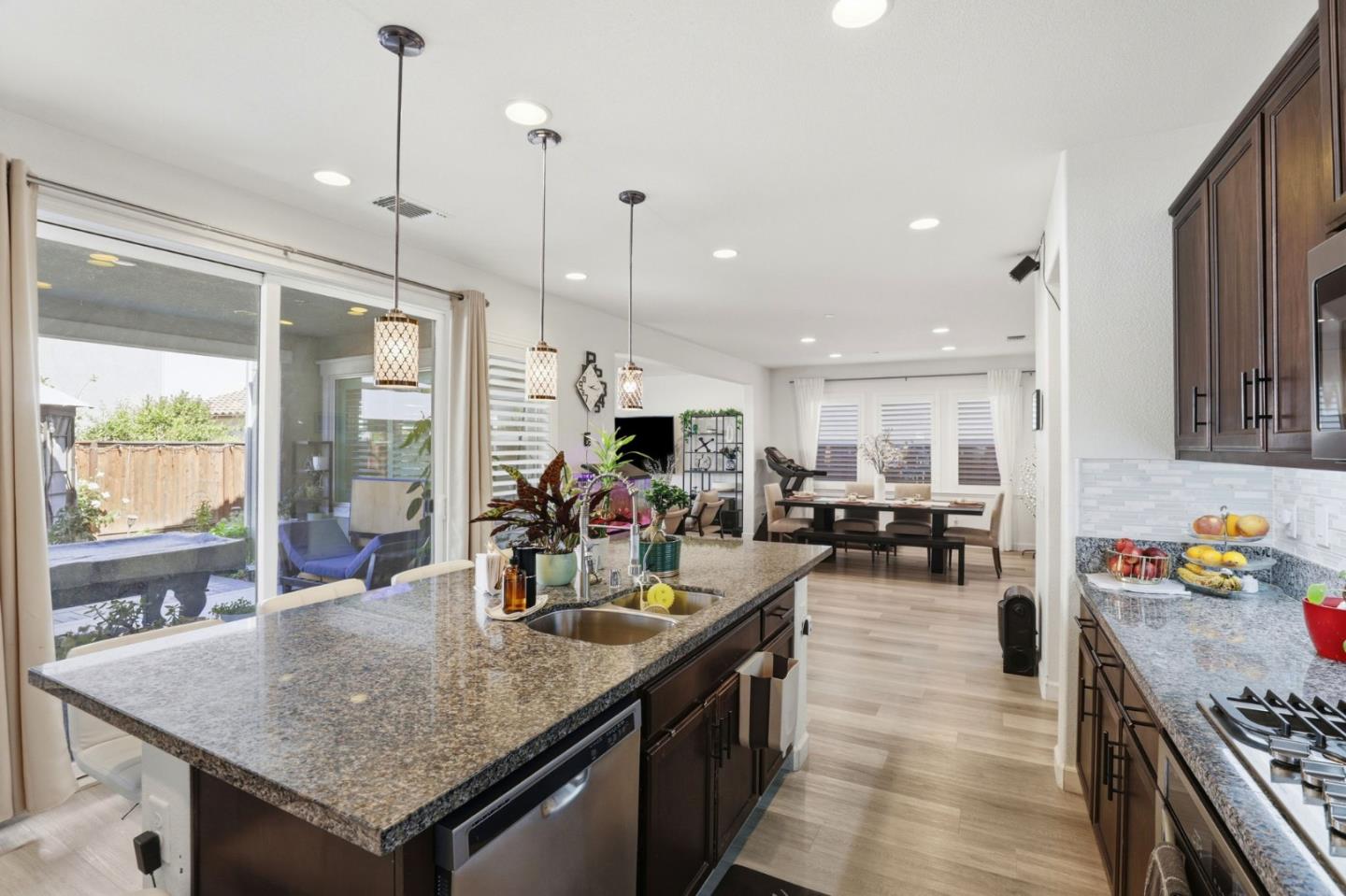 Detail Gallery Image 15 of 41 For 1017 Ruby Way, Gilroy,  CA 95020 - 4 Beds | 3 Baths