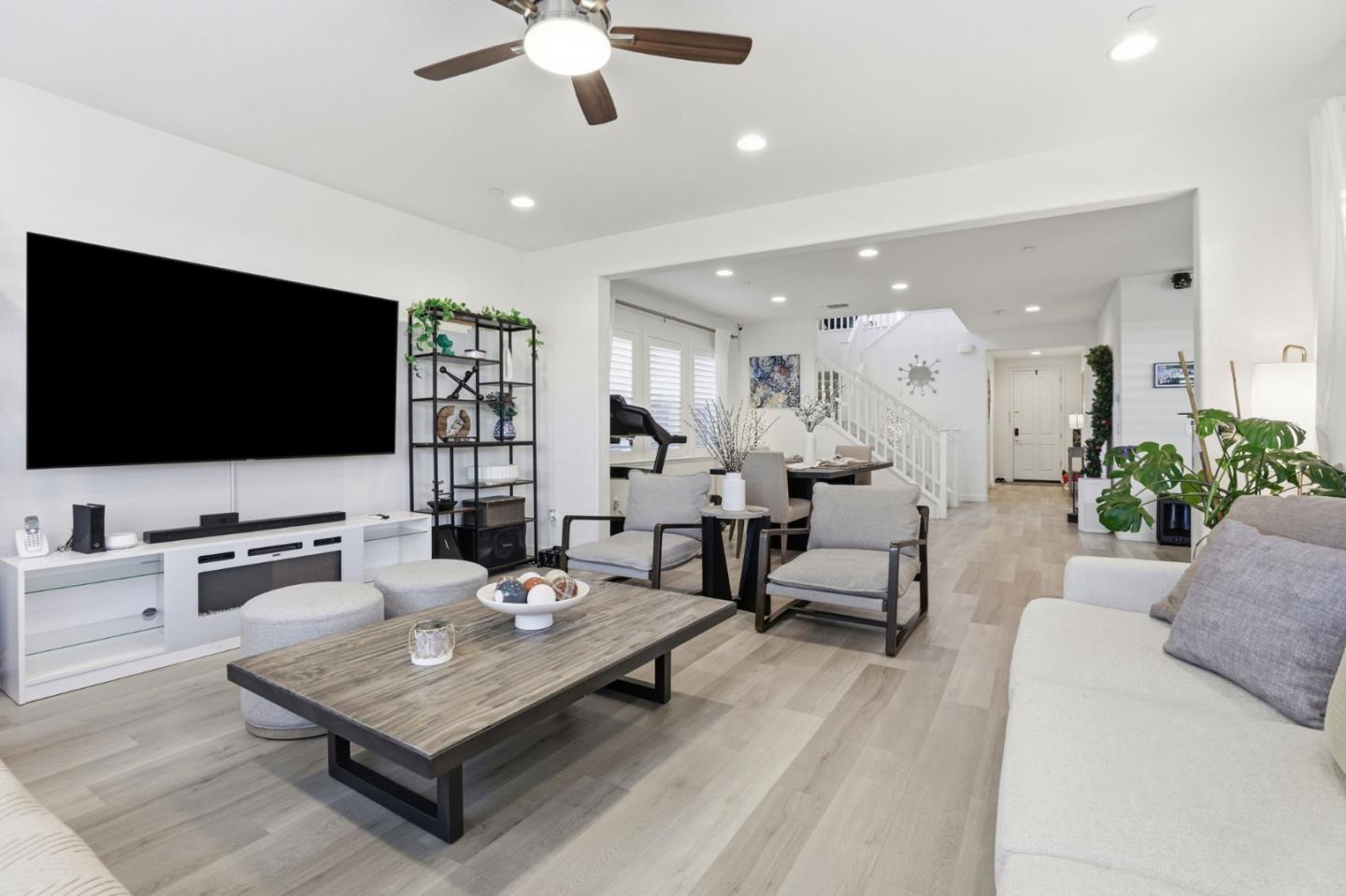 Detail Gallery Image 9 of 41 For 1017 Ruby Way, Gilroy,  CA 95020 - 4 Beds | 3 Baths