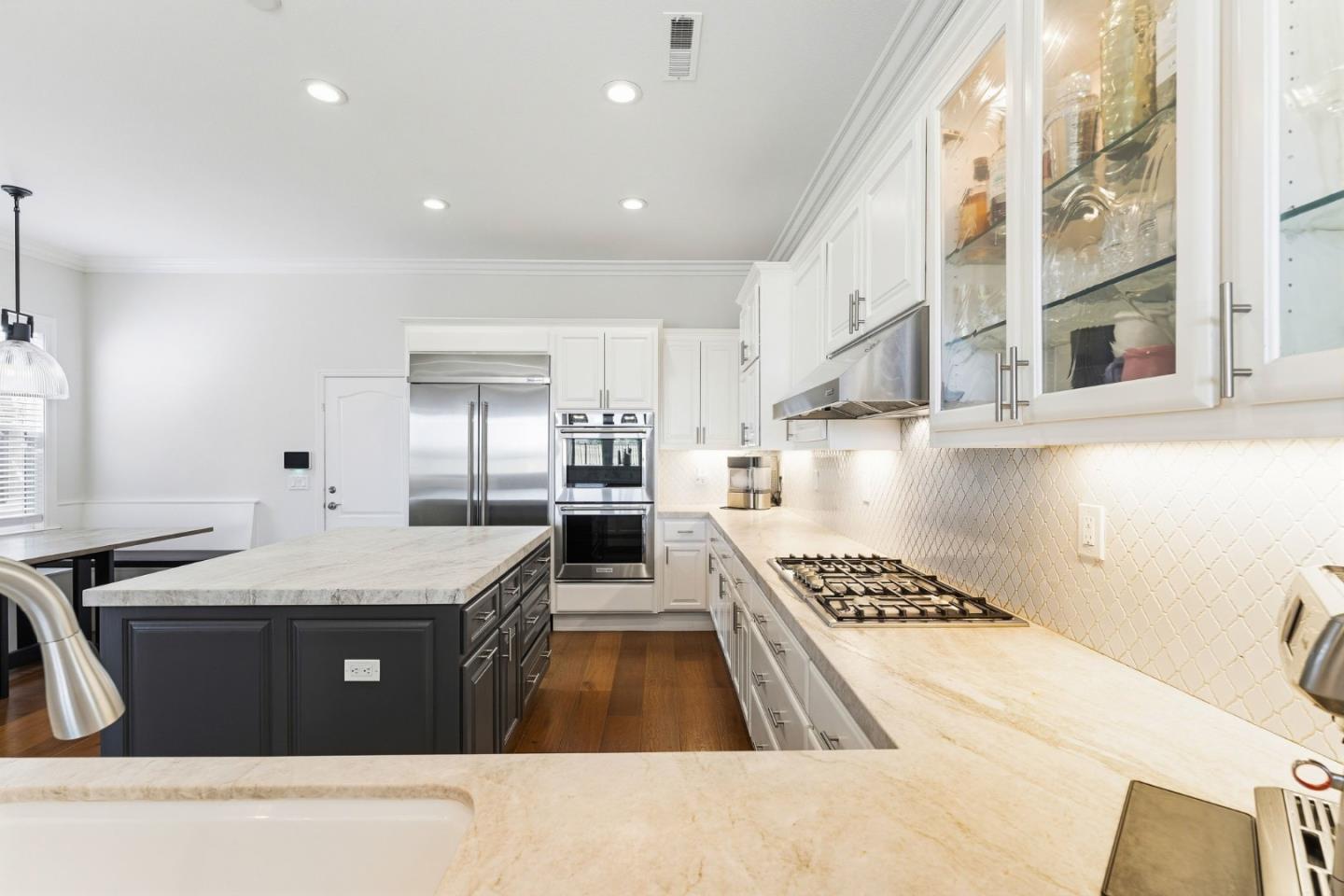 Detail Gallery Image 14 of 58 For 16780 Cabernet Cir, Morgan Hill,  CA 95037 - 4 Beds | 2/1 Baths