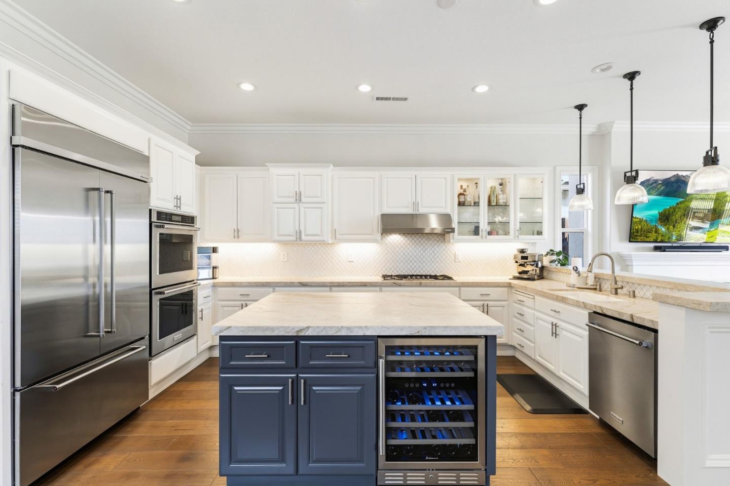 Detail Gallery Image 15 of 58 For 16780 Cabernet Cir, Morgan Hill,  CA 95037 - 4 Beds | 2/1 Baths