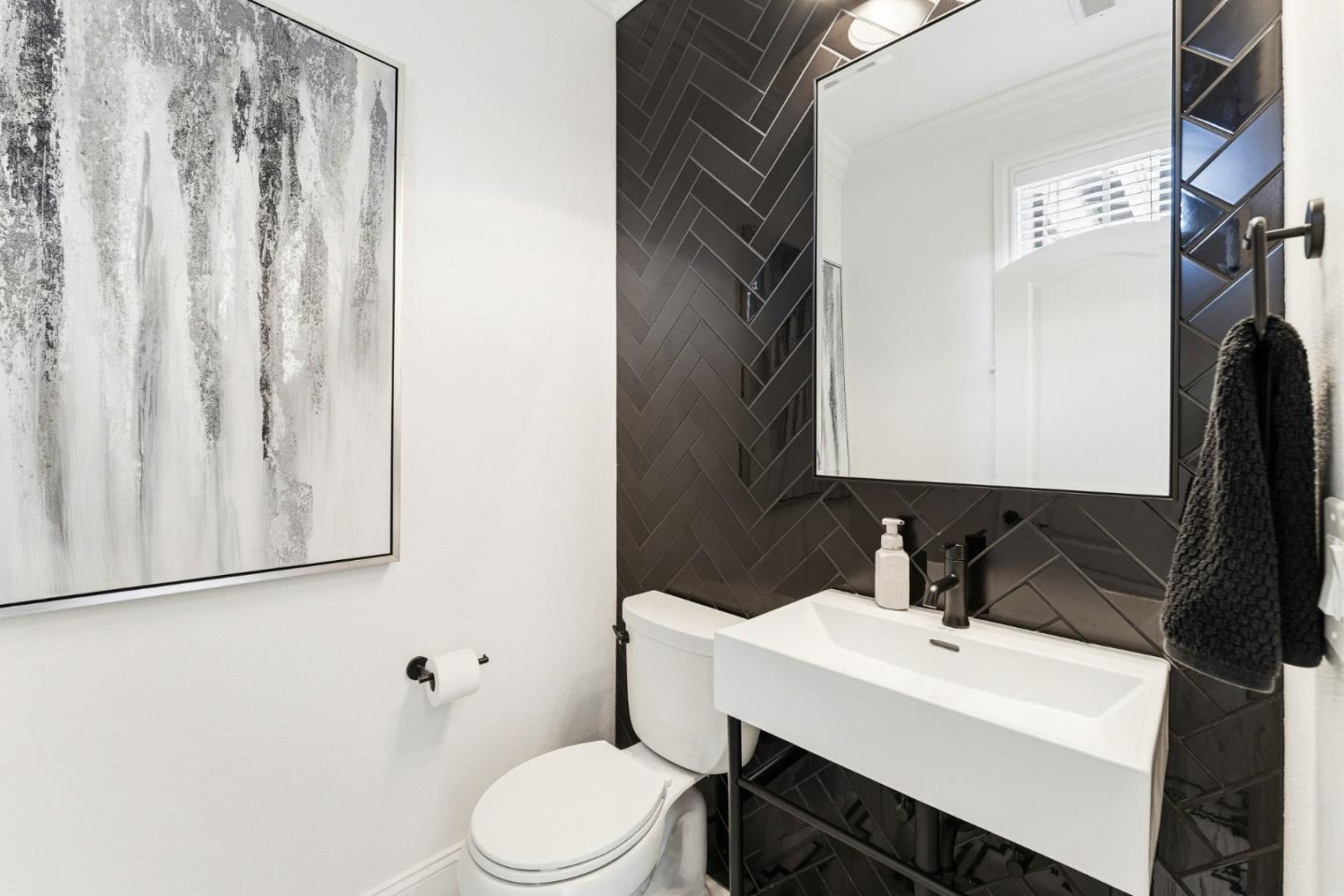 Detail Gallery Image 19 of 58 For 16780 Cabernet Cir, Morgan Hill,  CA 95037 - 4 Beds | 2/1 Baths