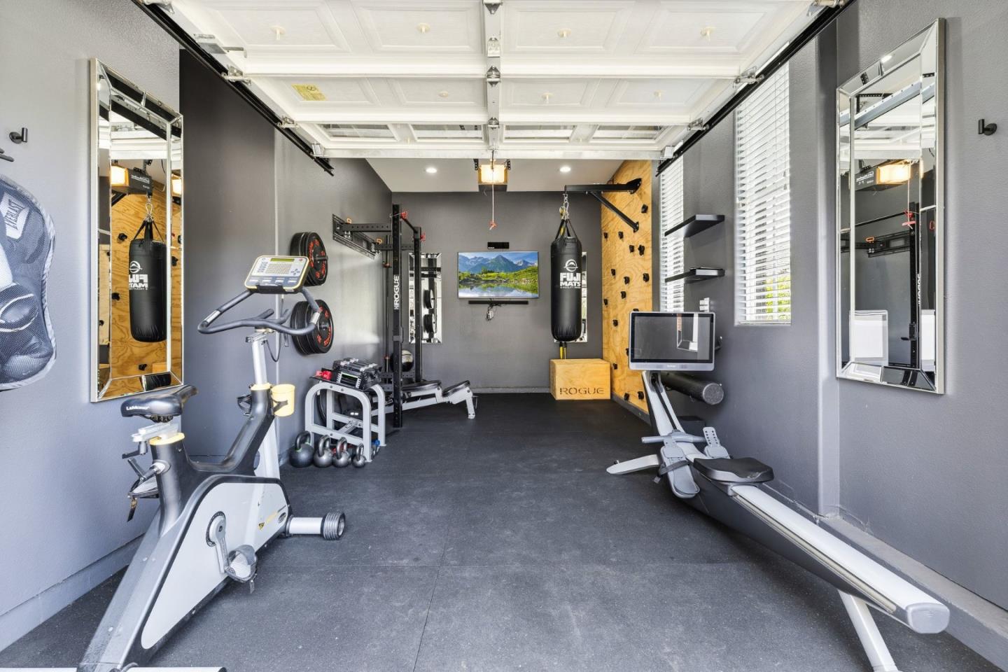 Detail Gallery Image 36 of 58 For 16780 Cabernet Cir, Morgan Hill,  CA 95037 - 4 Beds | 2/1 Baths