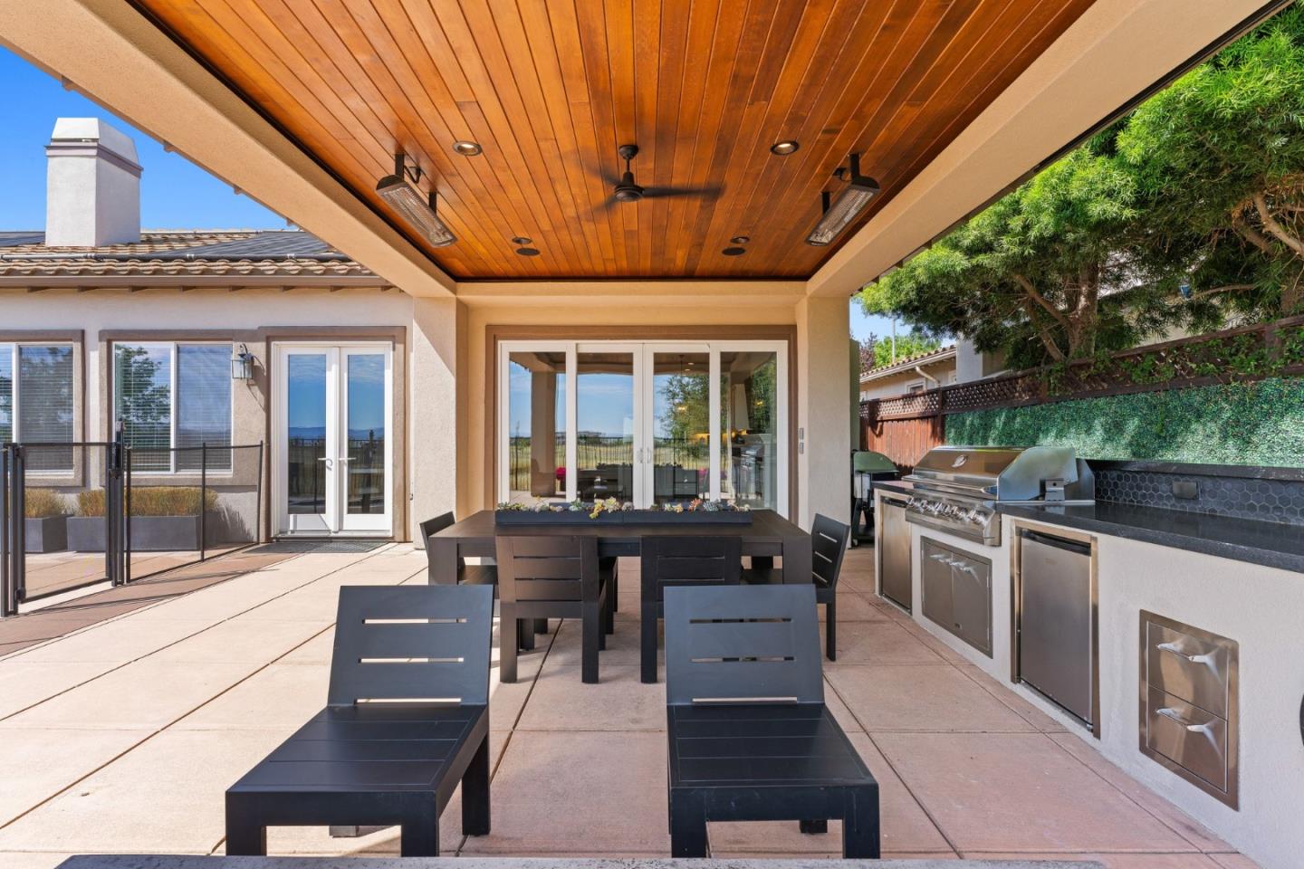 Detail Gallery Image 41 of 58 For 16780 Cabernet Cir, Morgan Hill,  CA 95037 - 4 Beds | 2/1 Baths
