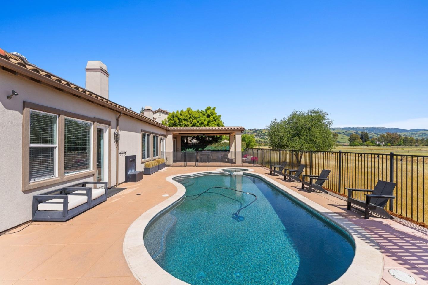 Detail Gallery Image 43 of 58 For 16780 Cabernet Cir, Morgan Hill,  CA 95037 - 4 Beds | 2/1 Baths