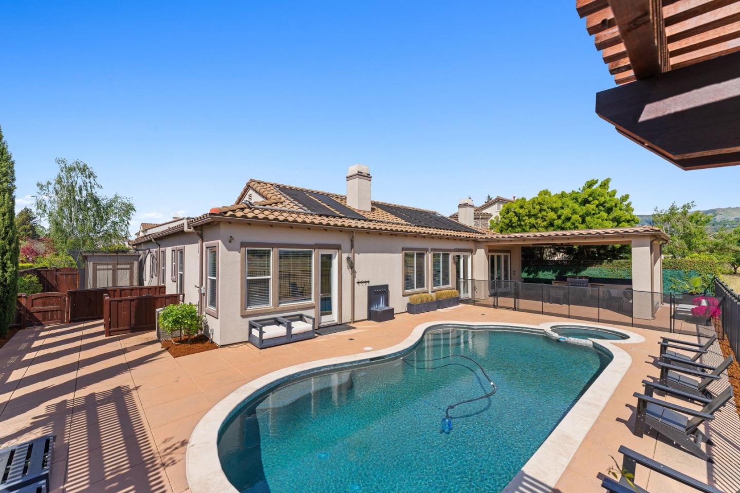 Detail Gallery Image 44 of 58 For 16780 Cabernet Cir, Morgan Hill,  CA 95037 - 4 Beds | 2/1 Baths