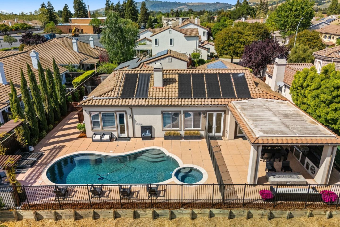 Detail Gallery Image 51 of 58 For 16780 Cabernet Cir, Morgan Hill,  CA 95037 - 4 Beds | 2/1 Baths