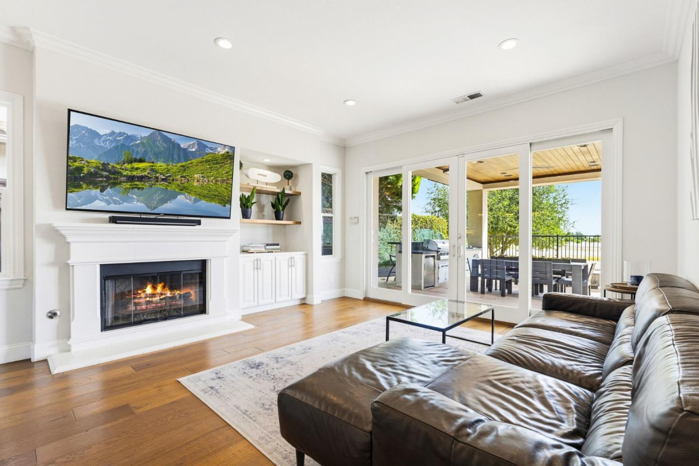 Detail Gallery Image 7 of 58 For 16780 Cabernet Cir, Morgan Hill,  CA 95037 - 4 Beds | 2/1 Baths