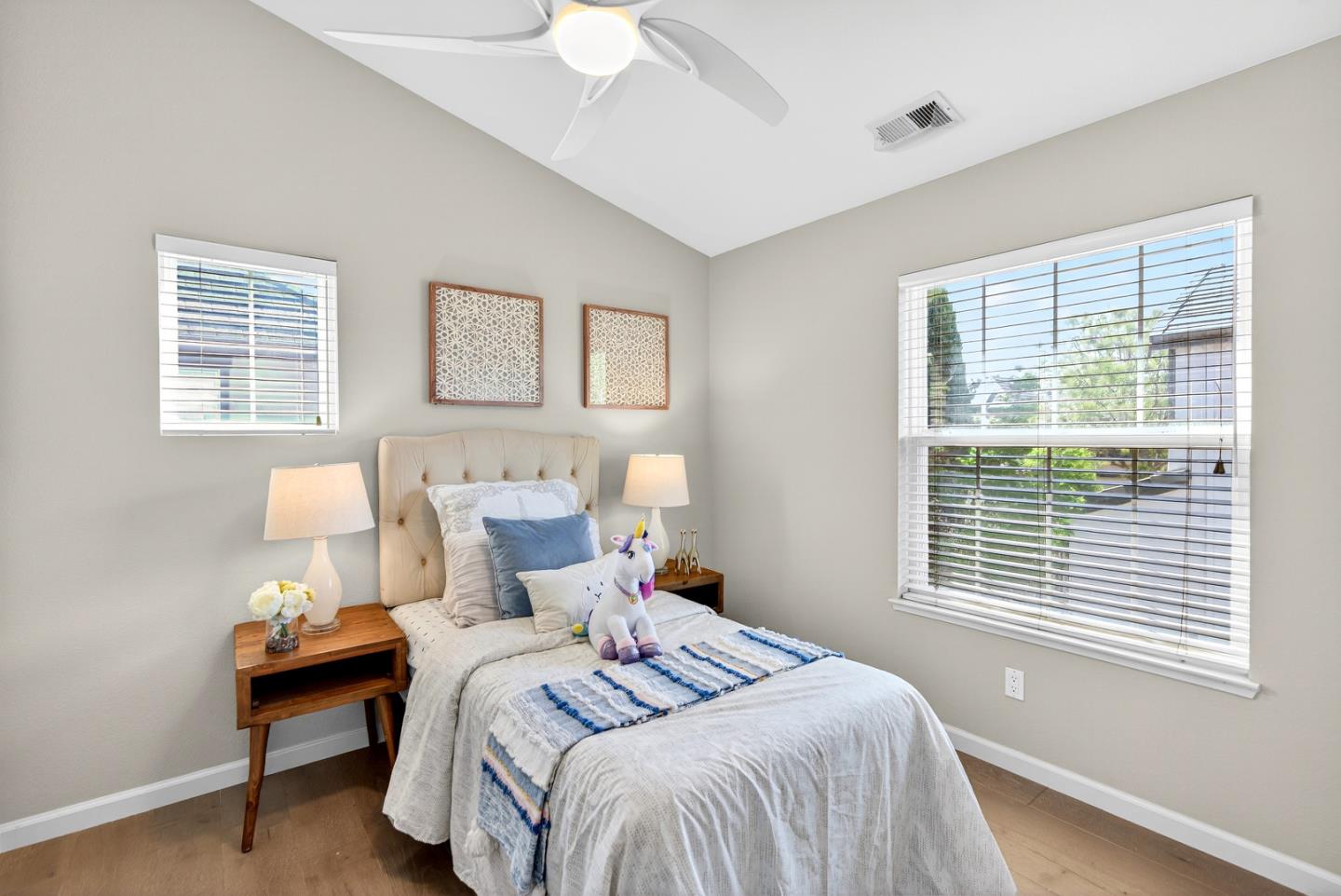 Detail Gallery Image 24 of 35 For 225 W Ferndale Ave, Sunnyvale,  CA 94085 - 3 Beds | 2/1 Baths