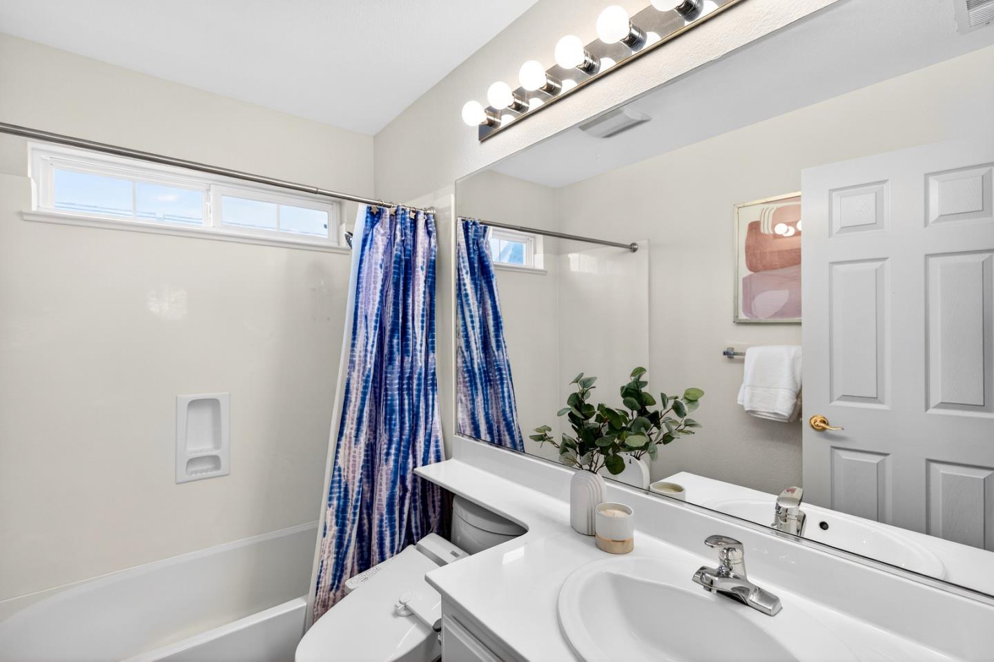 Detail Gallery Image 28 of 35 For 225 W Ferndale Ave, Sunnyvale,  CA 94085 - 3 Beds | 2/1 Baths