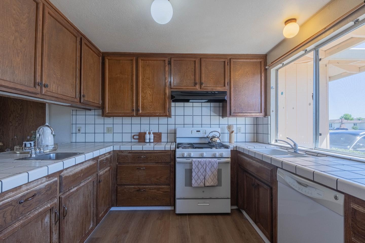 Detail Gallery Image 13 of 37 For 611 Argentine Dr, Salinas,  CA 93905 - 3 Beds | 2 Baths