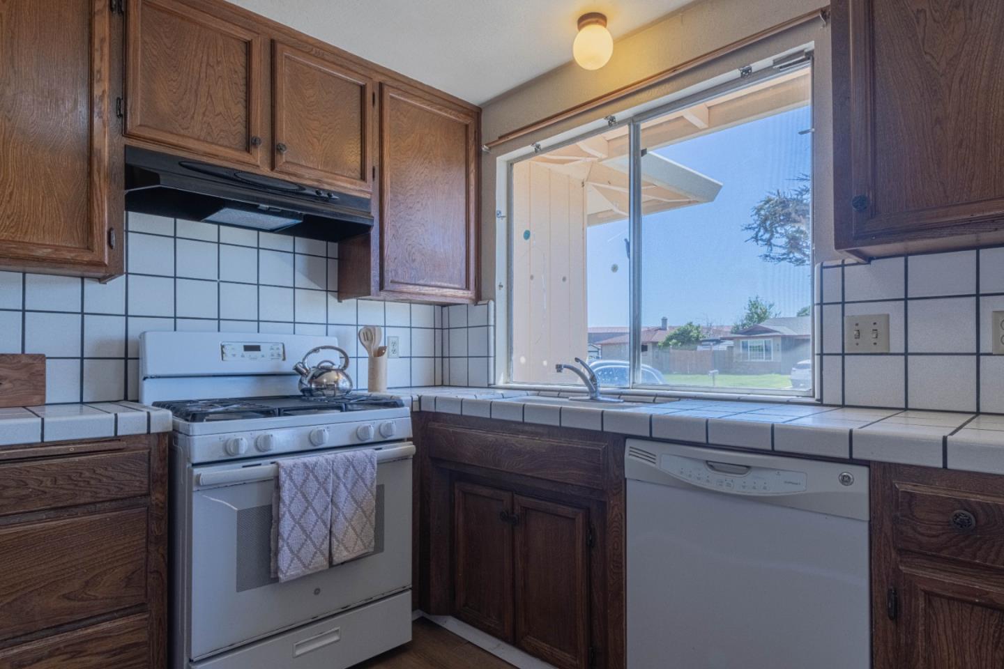 Detail Gallery Image 15 of 37 For 611 Argentine Dr, Salinas,  CA 93905 - 3 Beds | 2 Baths