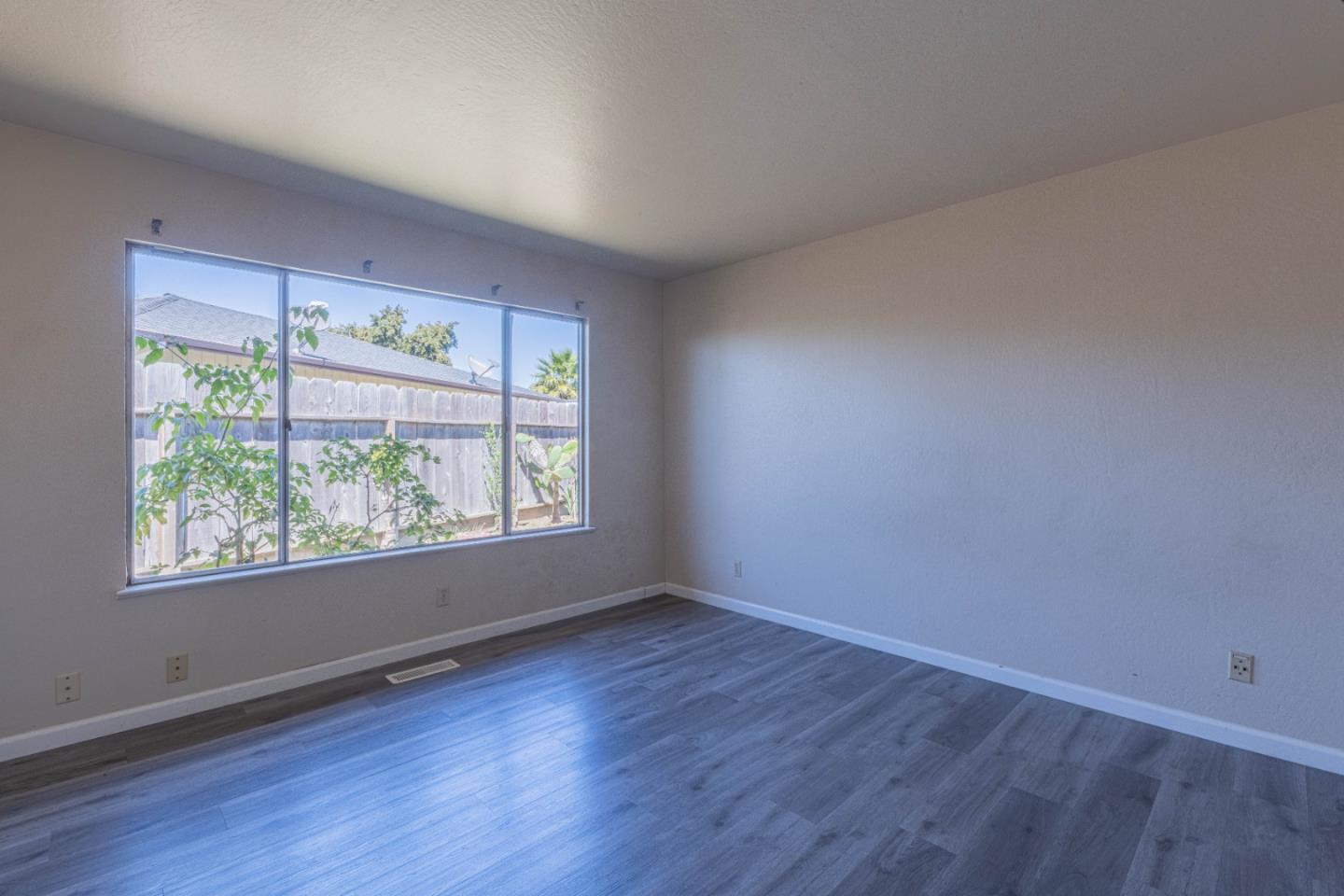 Detail Gallery Image 22 of 37 For 611 Argentine Dr, Salinas,  CA 93905 - 3 Beds | 2 Baths