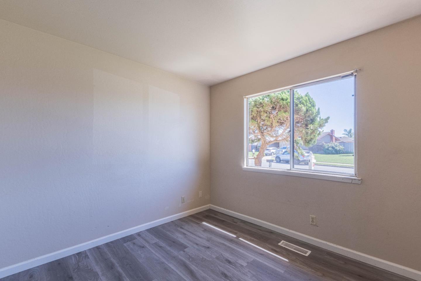 Detail Gallery Image 27 of 37 For 611 Argentine Dr, Salinas,  CA 93905 - 3 Beds | 2 Baths