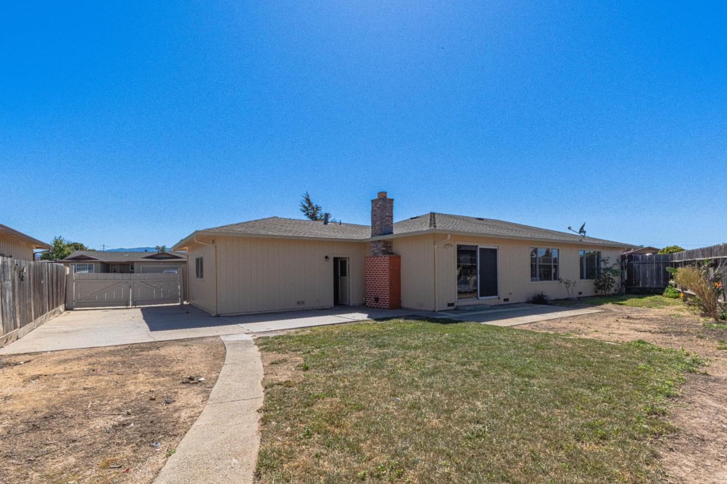 Detail Gallery Image 34 of 37 For 611 Argentine Dr, Salinas,  CA 93905 - 3 Beds | 2 Baths